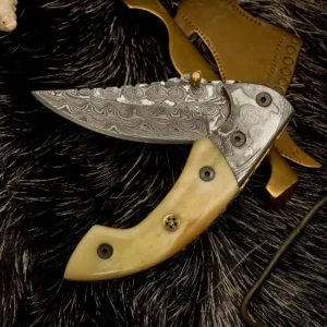 Pocket Knife (VG10 Wave)—A Blend of Tradition, Precision, and Everyday Utility